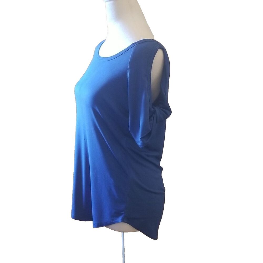 Fifteen Twenty Blue Cold Shoulder Top M Medium 3/4 Sleeve Scoop Neck Knit Casual